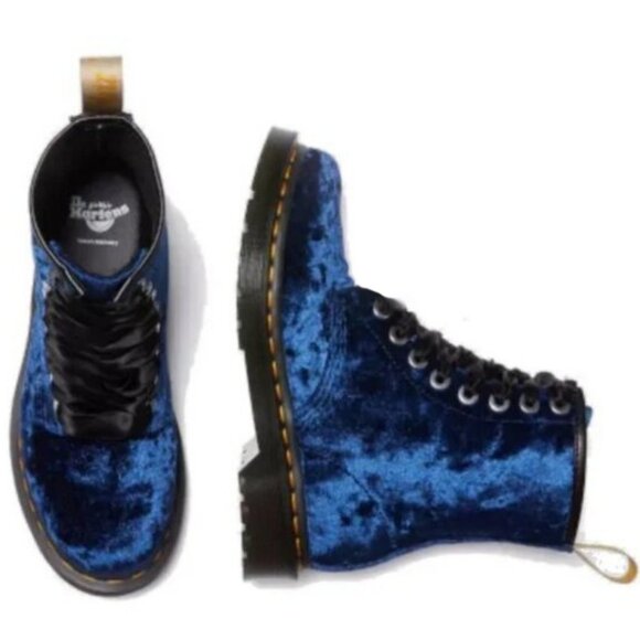 NWT Dr. Martens Boots - Picture 1 of 7